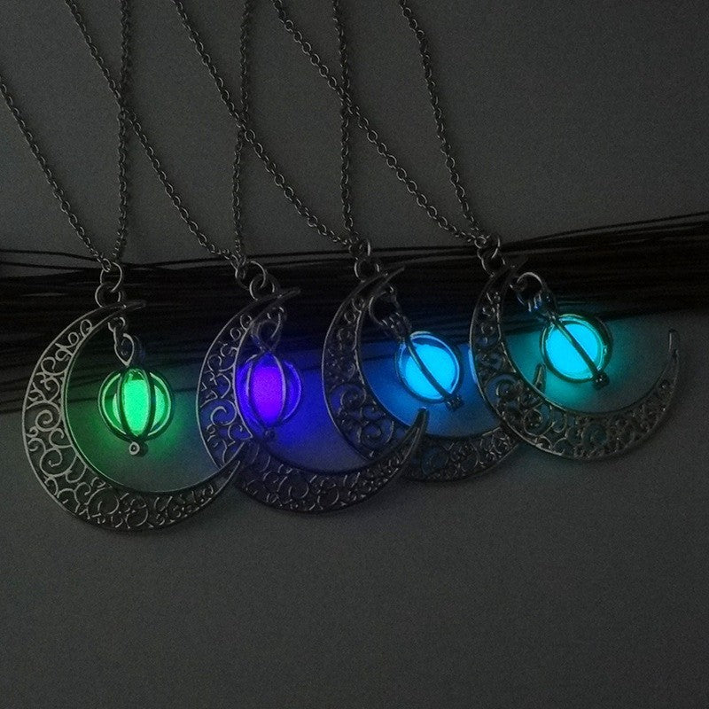 Fashion Moon Necklace